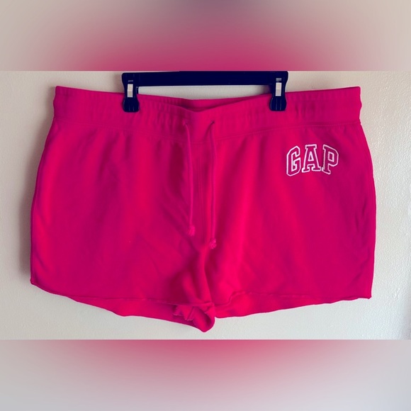 Gap Women’s Shorts - Picture 1 of 5
